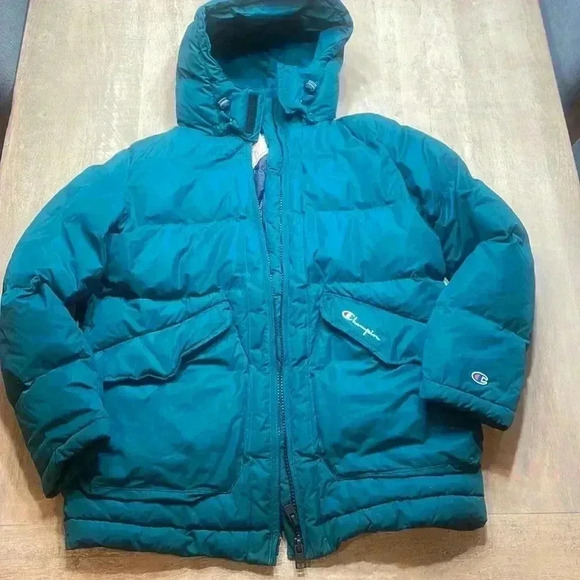 Champion coat, size Medium, Sustans made with DuPont Sorona.  Hunter green color - Picture 1 of 7
